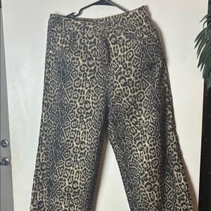 Chic Leopard Print Wide Leg Pants​